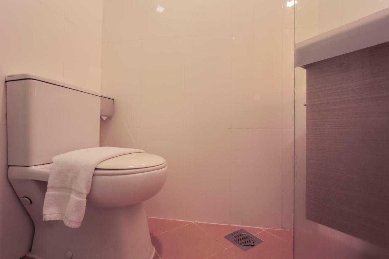 Reddoorz Premium @ Balestier Hotel Singapore Room photo