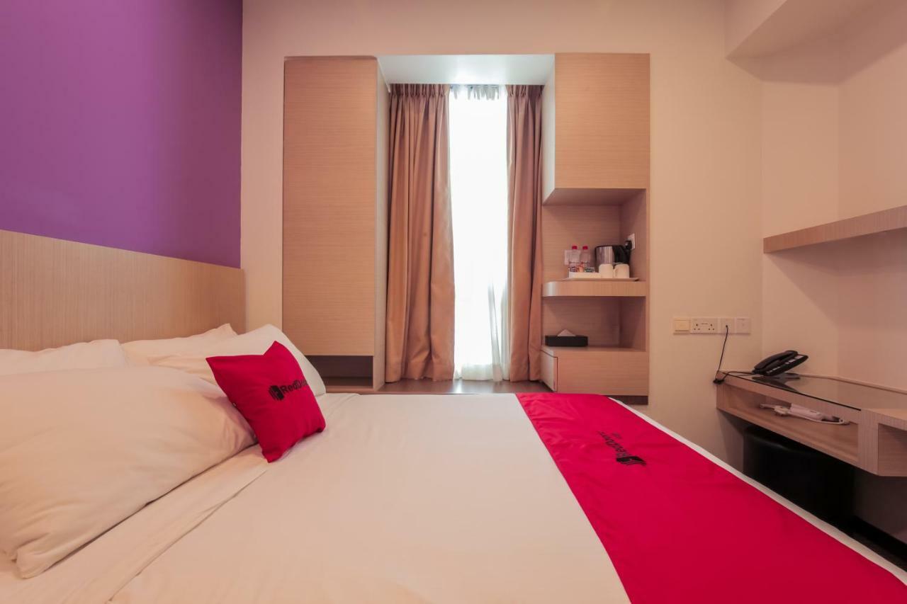 Reddoorz Premium @ Balestier Hotel Singapore Room photo