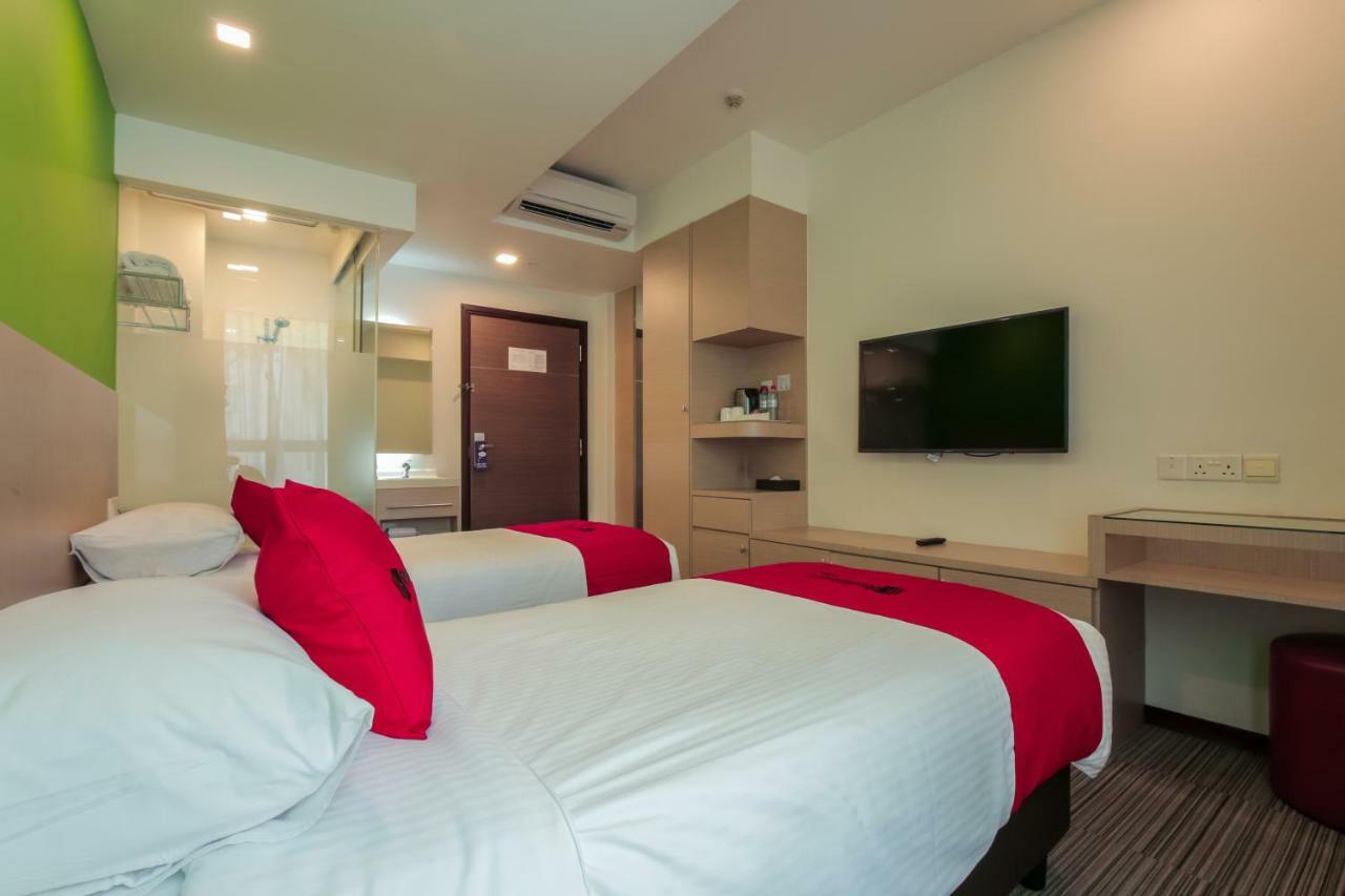 Reddoorz Premium @ Balestier Hotel Singapore Room photo