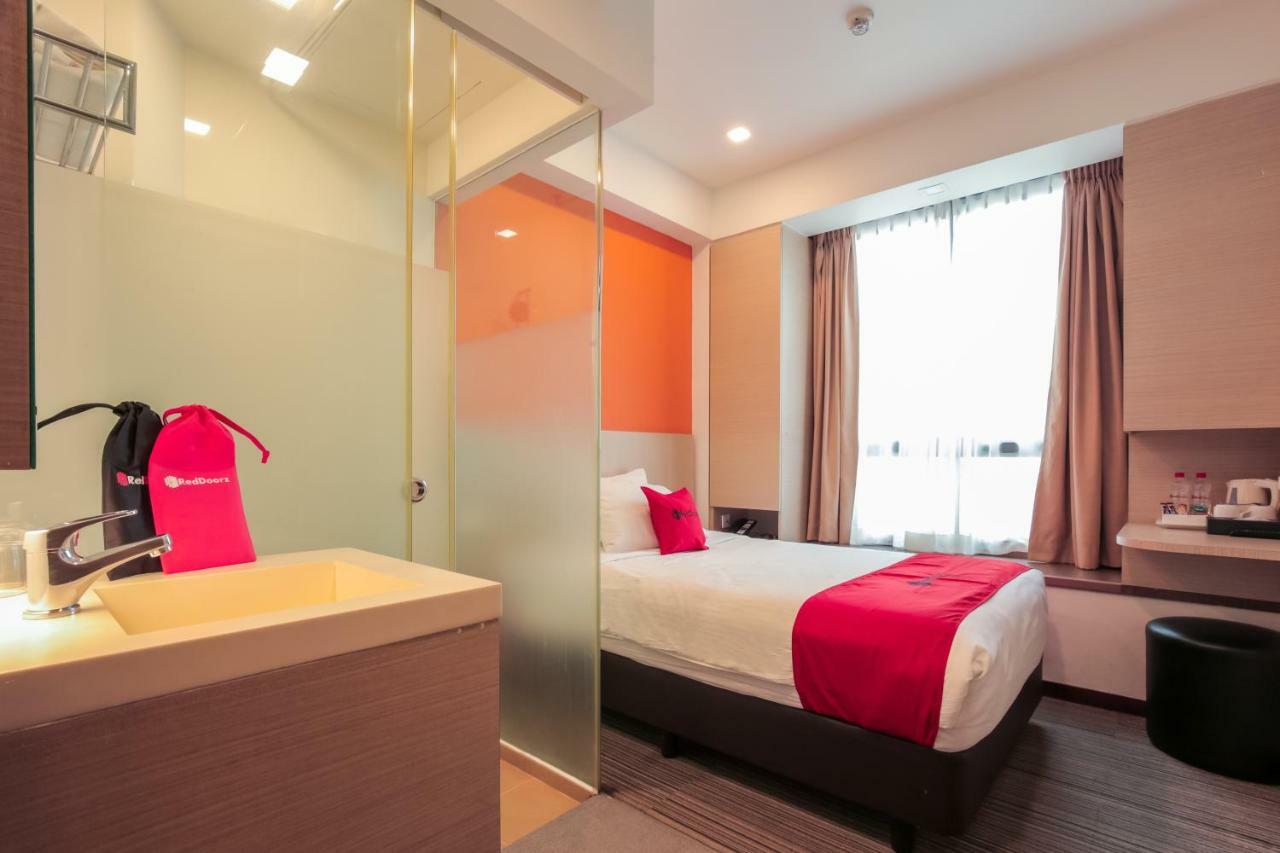 Reddoorz Premium @ Balestier Hotel Singapore Room photo